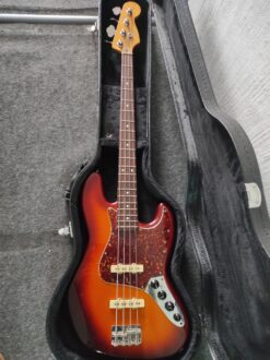 Fender Jazz Bass Deluxe (gitara basowa, czterostrunowa)