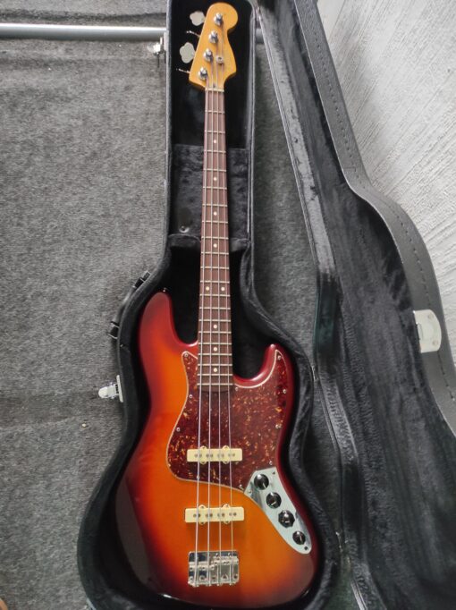 Fender Jazz Bass Deluxe (gitara basowa, czterostrunowa)